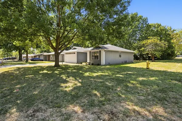 2207 S Nettleton AVE, Springfield, MO 65807