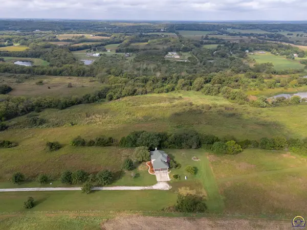 1548 N 800 Rd, Baldwin City, KS 66006