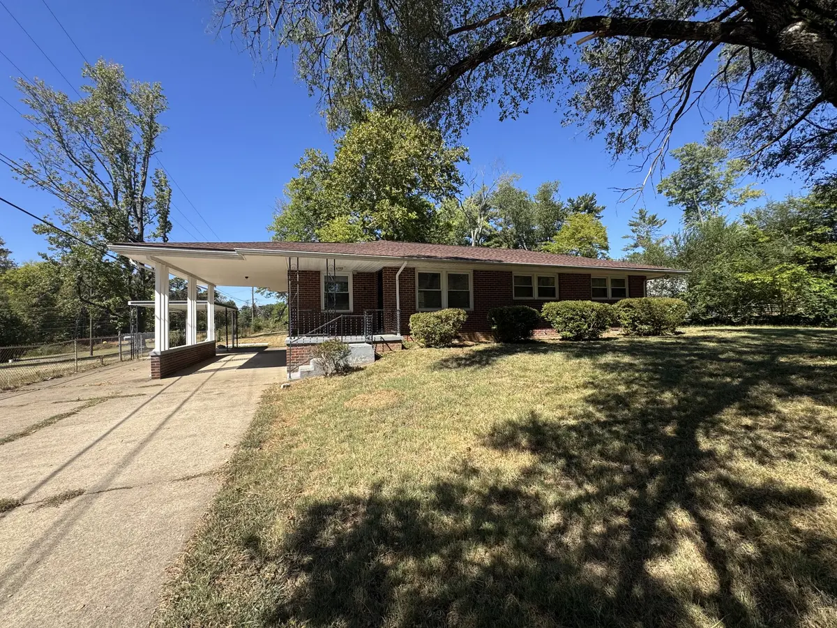 18 W Bel Air Blvd, Clarksville, TN 37042