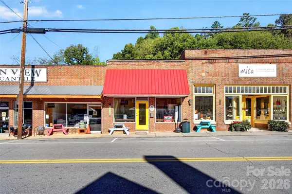 35 N Mitchell AVE N, Bakersville, NC 28705