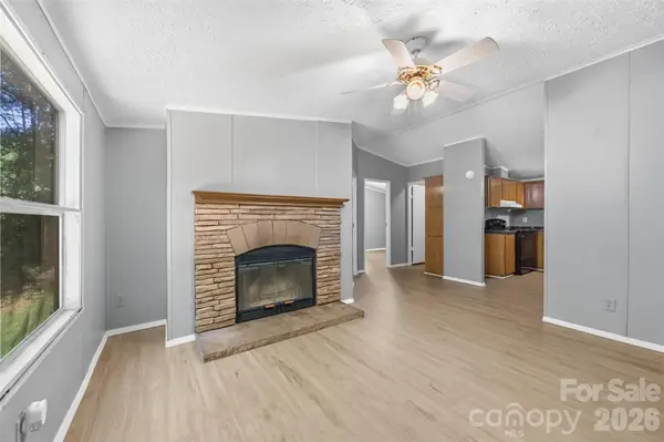1325 Smith Woods LN, Hickory Grove, SC 29717