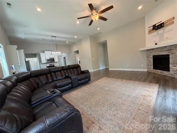1473 Pleasant School RD, Gaffney, SC 29341