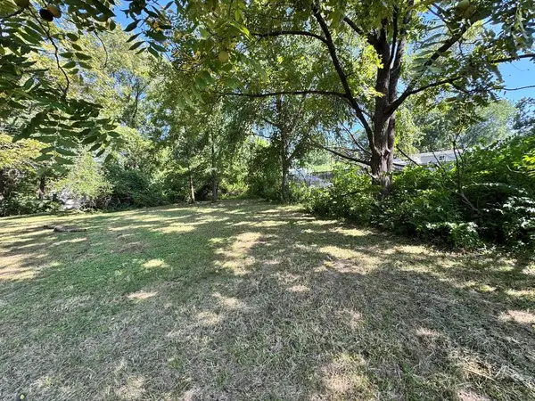 4801 NW Waukomis DR, Northmoor, MO 64151