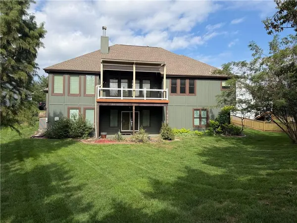 15107 W 154th TER, Olathe, KS 66062