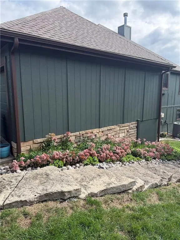 15107 W 154th TER, Olathe, KS 66062