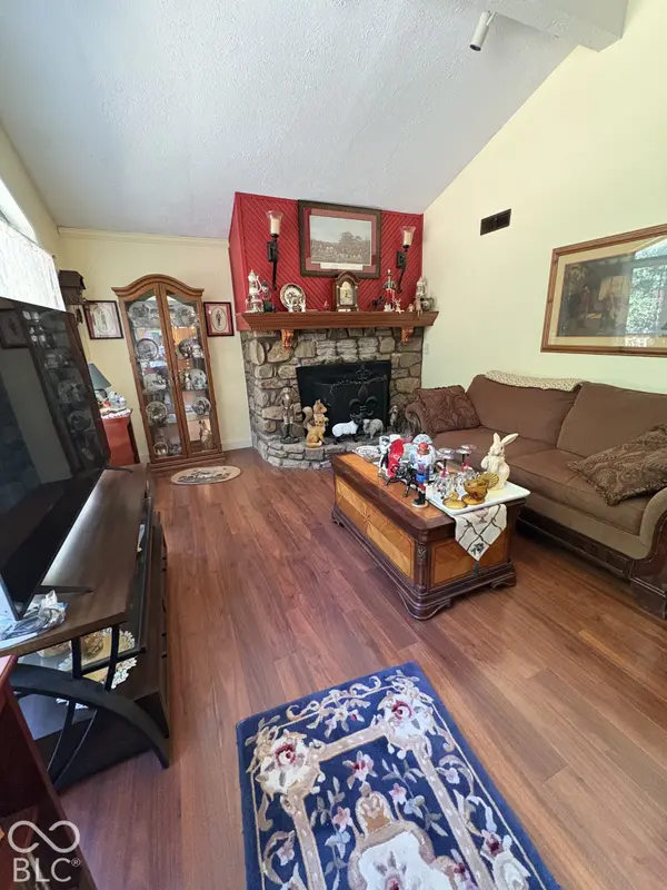 1018 Wildwood LN, New Albany, IN 47150