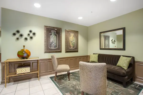 1650 Riverwoods DR #603, Melrose Park, IL 60160
