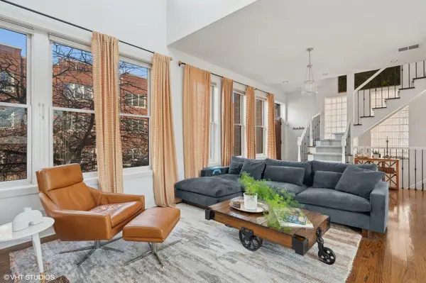 1743 W Terra Cotta PL, Chicago, IL 60614