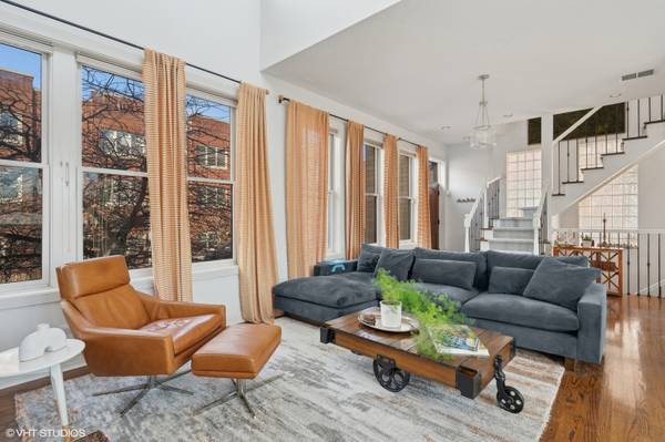 1743 W Terra Cotta PL, Chicago, IL 60614