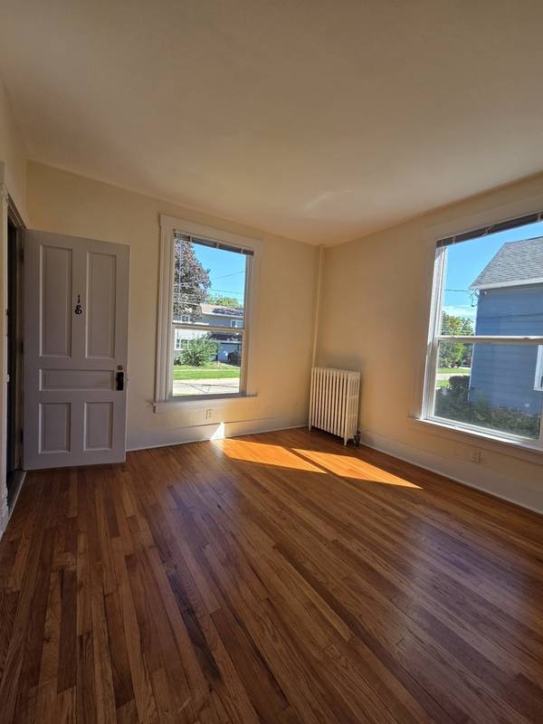 330 W Sycamore ST W #1E, Sycamore, IL 60178