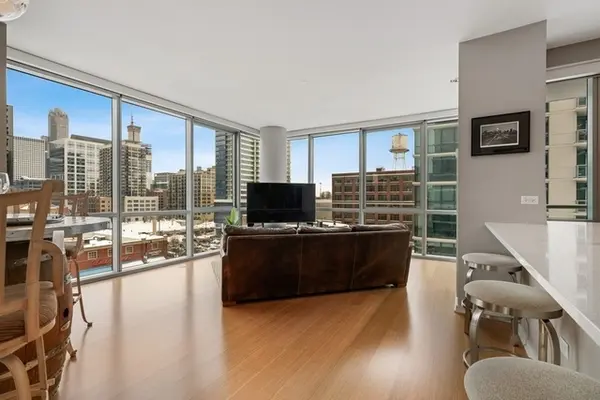123 S Green ST #706B, Chicago, IL 60607