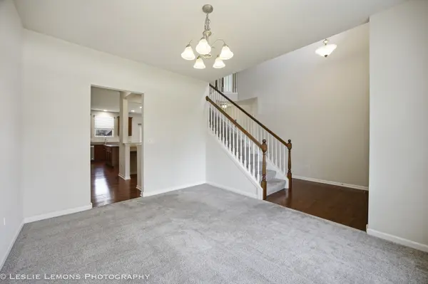 4212 Fraser CIR, Naperville, IL 60564