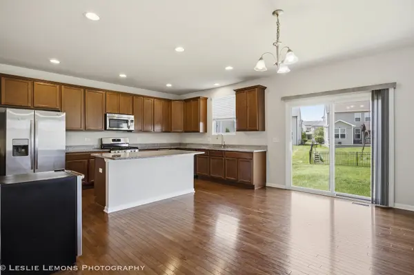 4212 Fraser CIR, Naperville, IL 60564