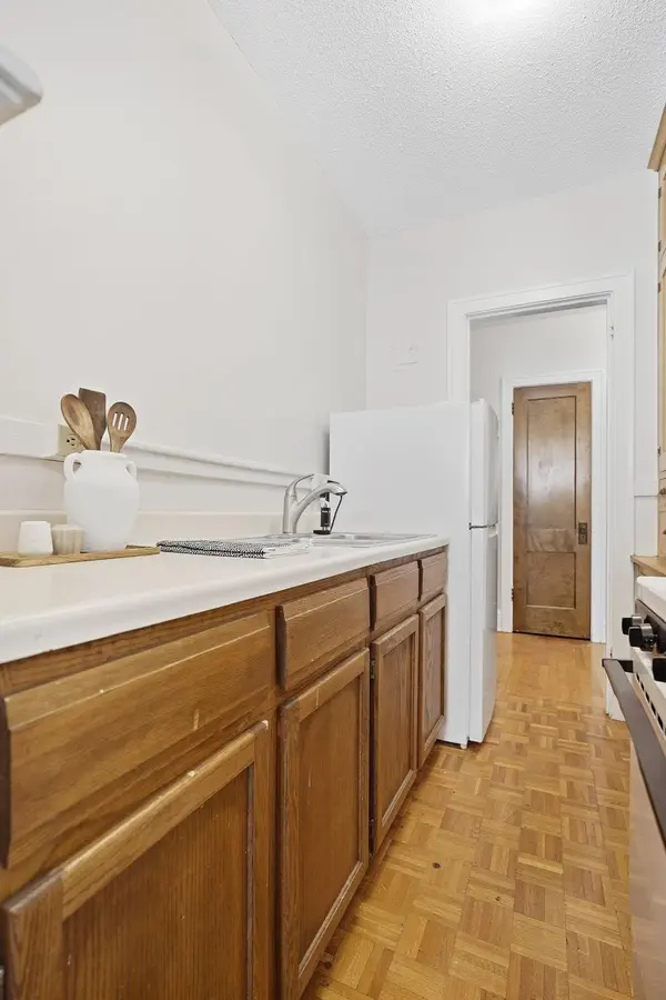 220 E 19th ST #208, Minneapolis, MN 55403