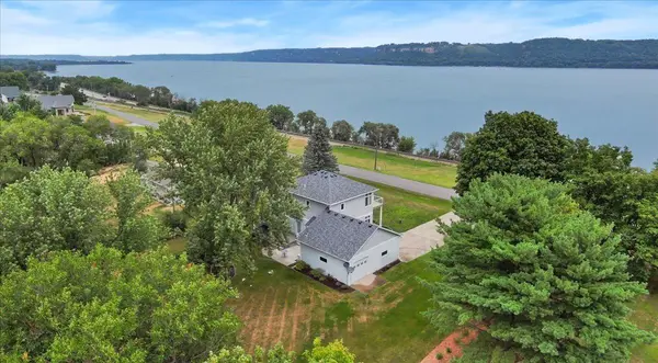 32297 Lakeview DR, Lake City, MN 55041