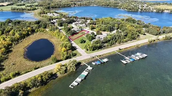 2125 Memory LN, Detroit Lakes, MN 56501