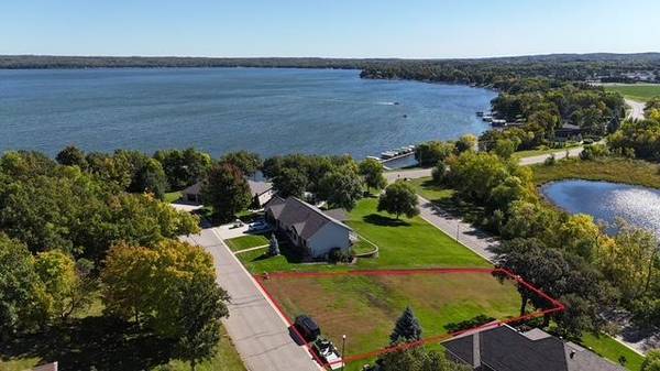 2125 Memory LN, Detroit Lakes, MN 56501