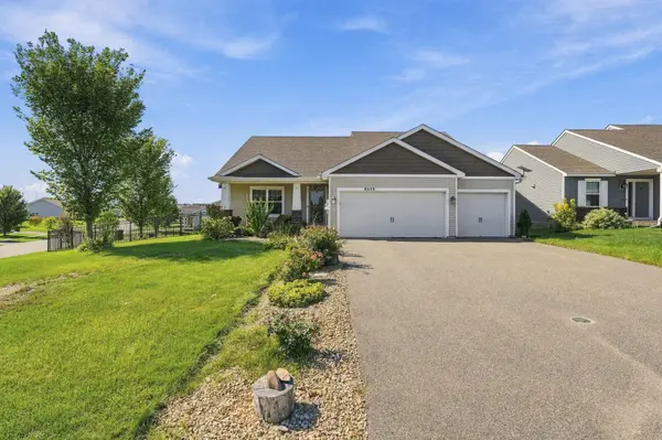 8539 Titanium CIR, Woodbury, MN 55129