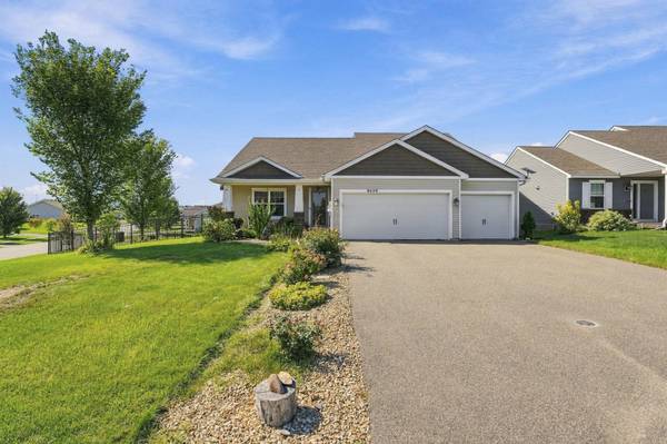8539 Titanium CIR, Woodbury, MN 55129