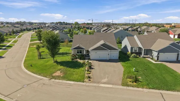 8539 Titanium CIR, Woodbury, MN 55129