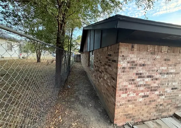 1811 Lewis AVE, Seminole, OK 74868