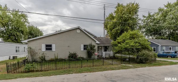 115 W NORTH ST, Girard, IL 62640