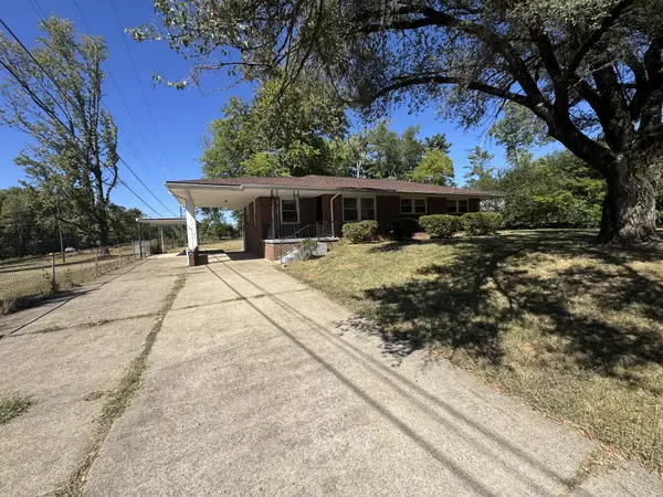 18 W Bel Air Blvd, Clarksville, TN 37042