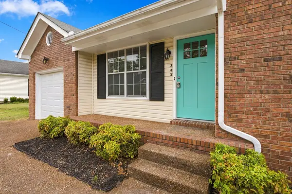 342 N Birchwood Dr, Hendersonville, TN 37075