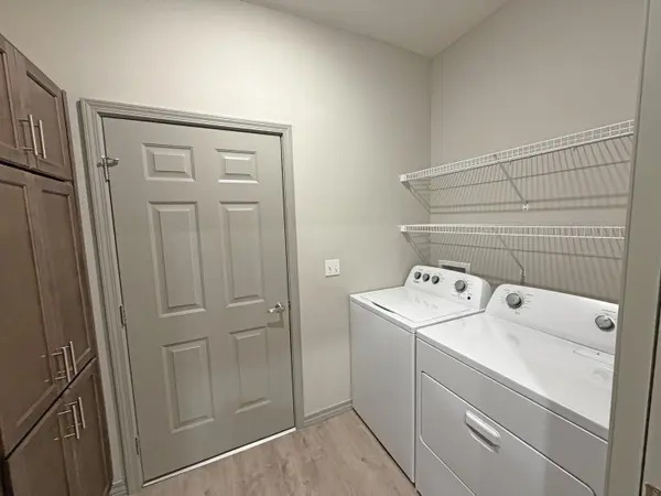 888b W Logan ST, Rogersville, MO 65742