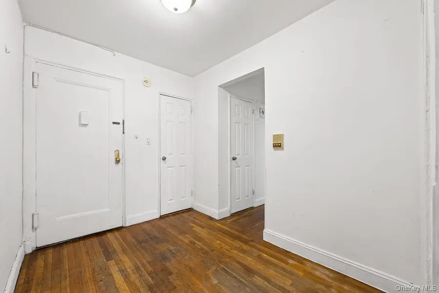 150-20 71st AVE #4K, Flushing, NY 11367