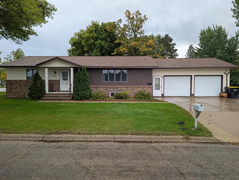 411 6th AVE SW, Perham, MN 56573