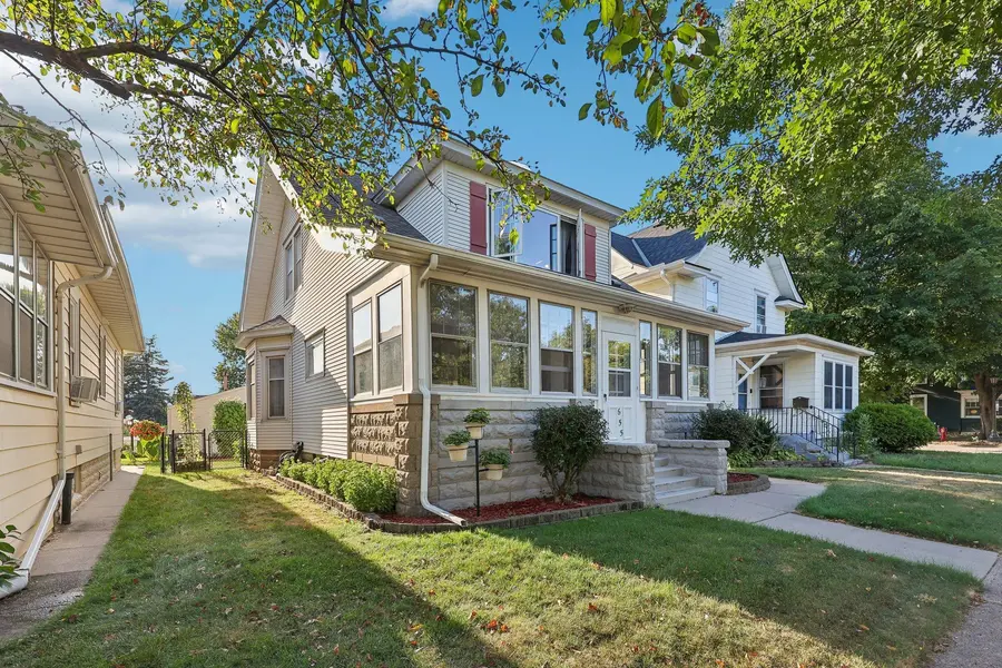 655 Simpson ST, Saint Paul, MN 55104
