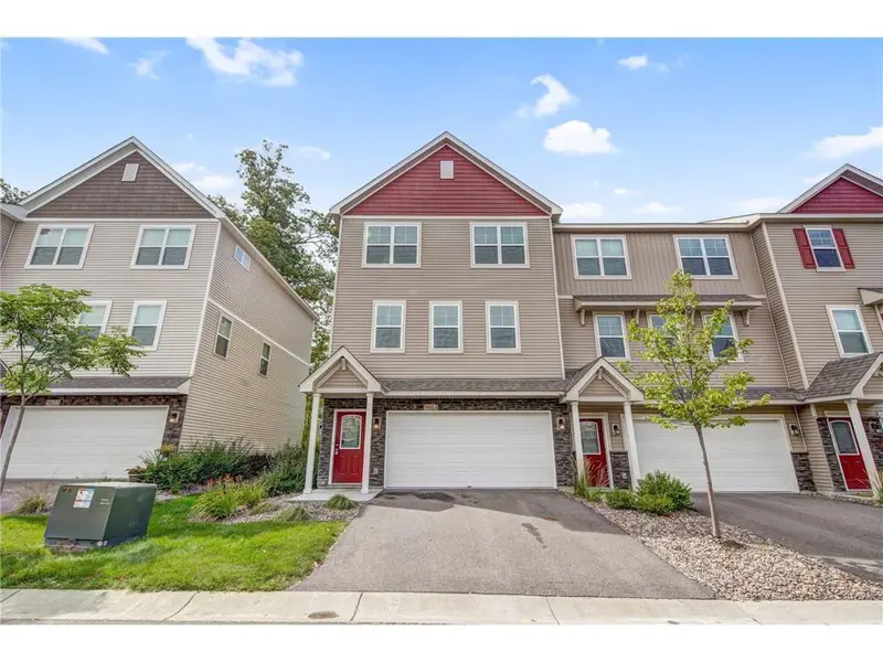 9663 Merrimac LN N, Maple Grove, MN 55311