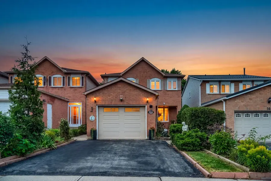 54 Niagara PL, Brampton, ON L6S 4Y8