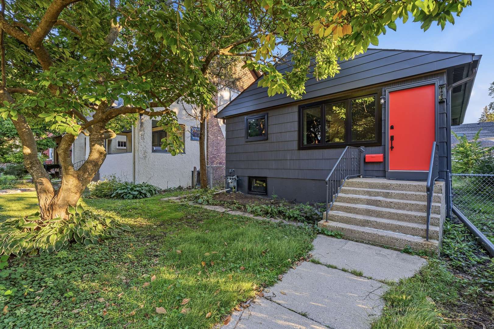 1622 Dempster ST, Evanston, IL 60202