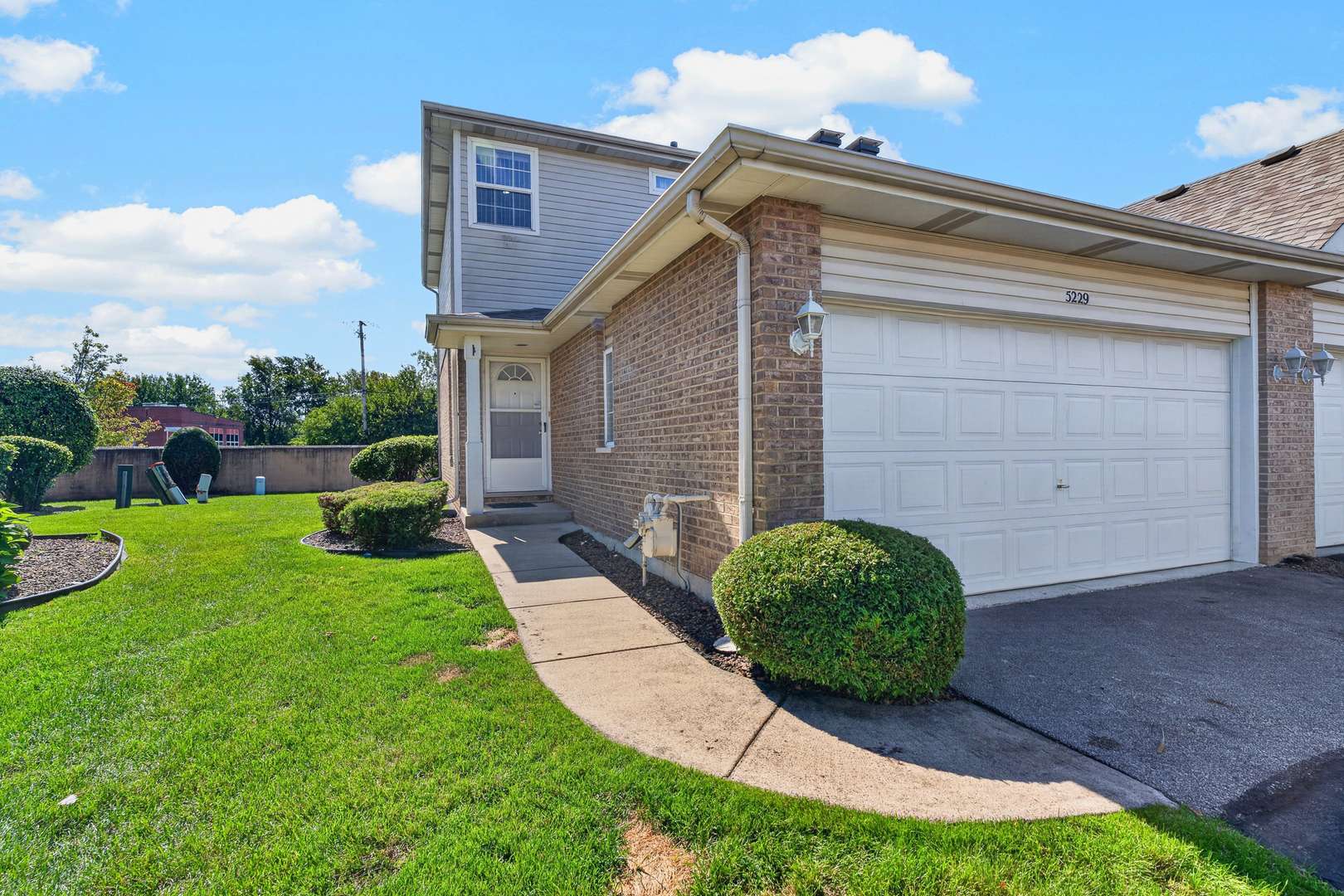 5229 W Mint Julip DR, Alsip, IL 60803