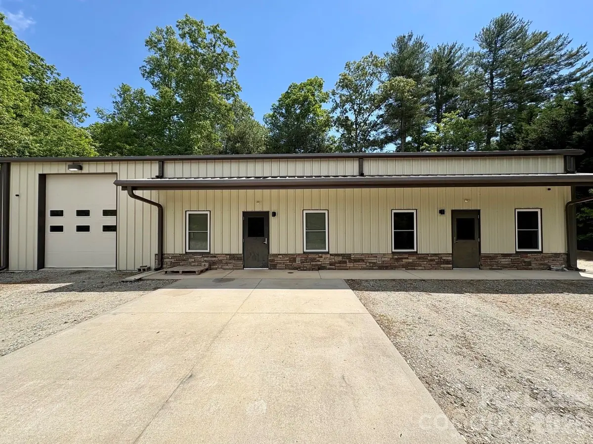 5134 Old Haywood RD, Mills River, NC 28759