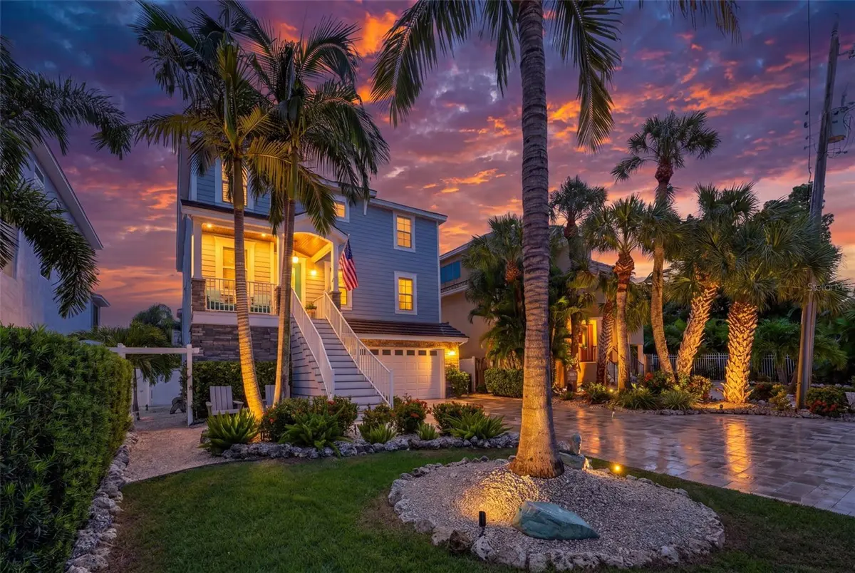 70 ISLAND CIR, Sarasota, FL 34242