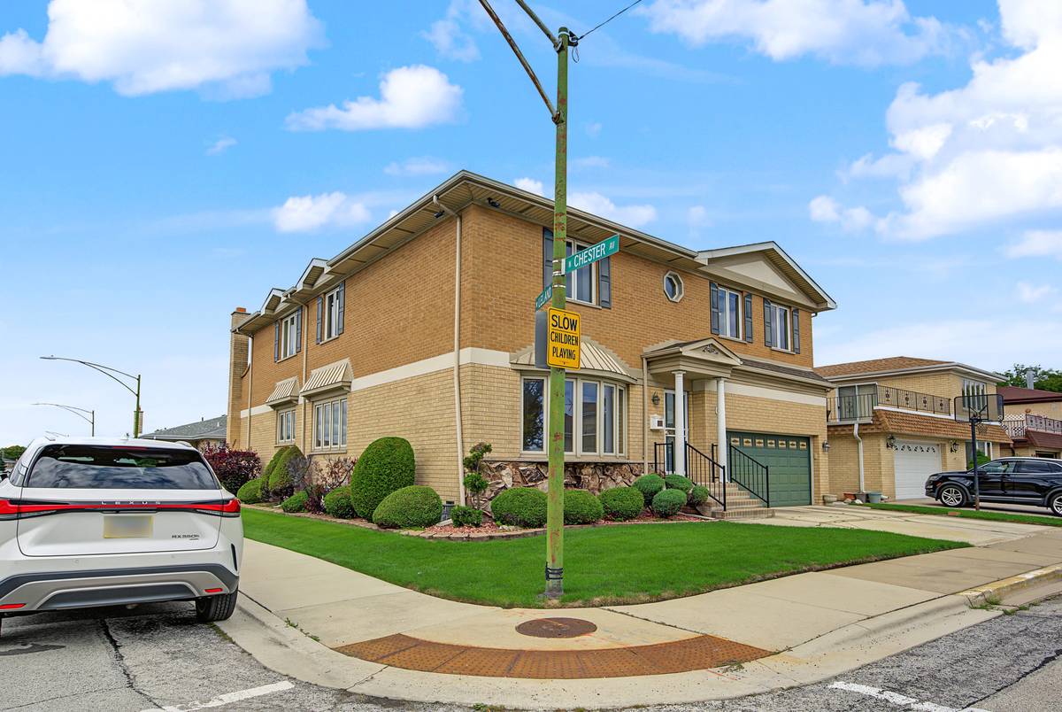 4700 N Chester AVE, Chicago, IL 60656