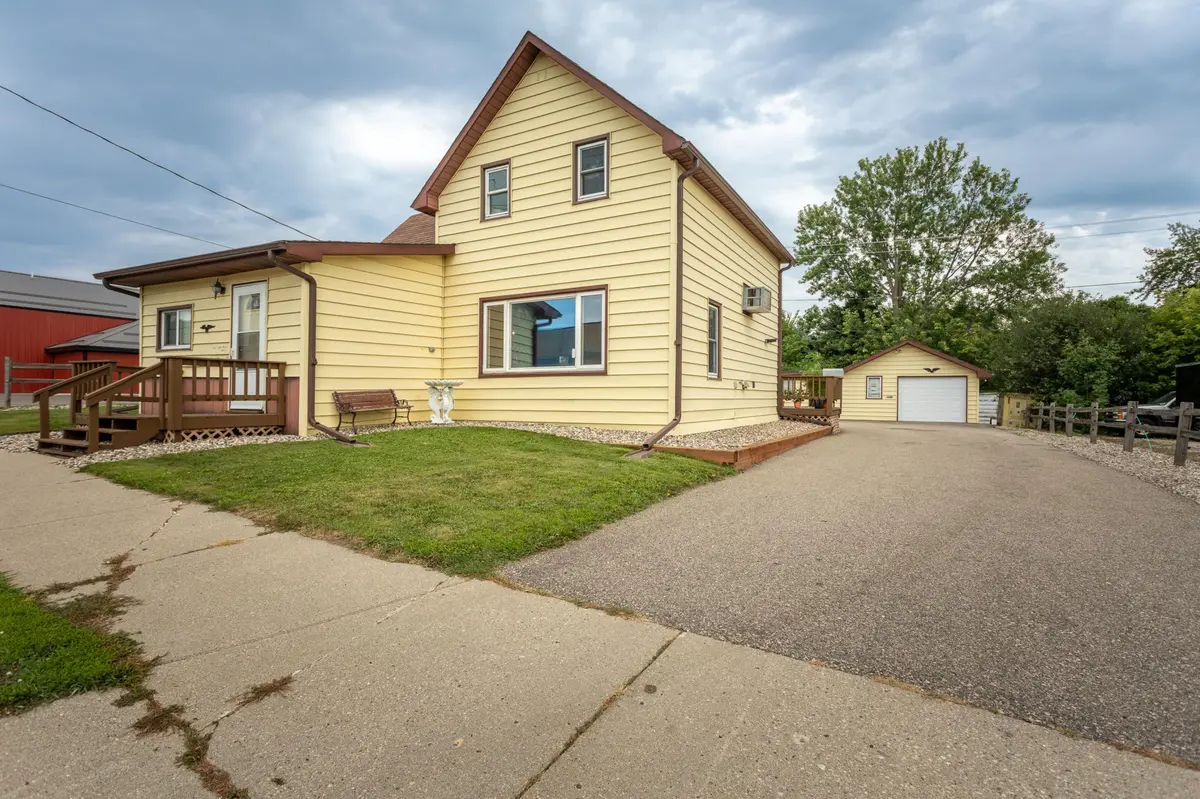 23 1st AVE SW, Glenwood, MN 56334