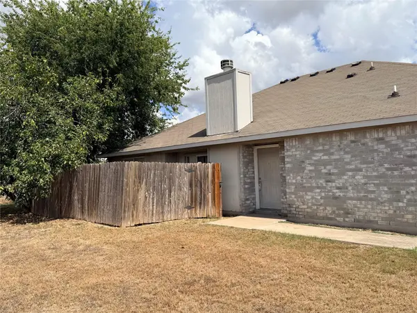 105 Axis Deer TRL #A, Hutto, TX 78634