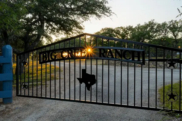 100 Big Creek RD, Blanco, TX 78606