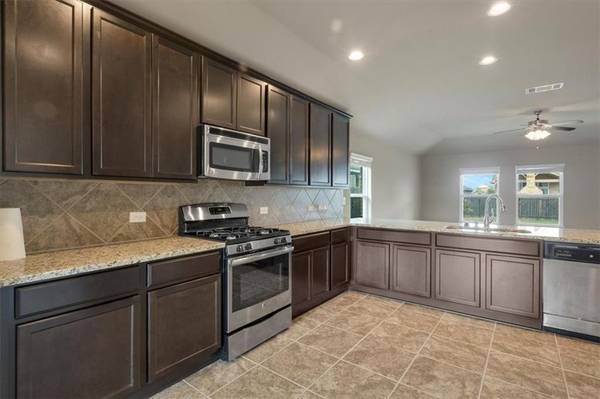 8233 Arezzo DR, Round Rock, TX 78665