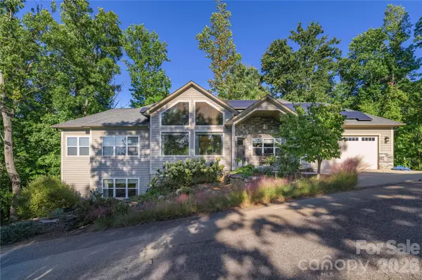 18 Herron View LN, Weaverville, NC 28787