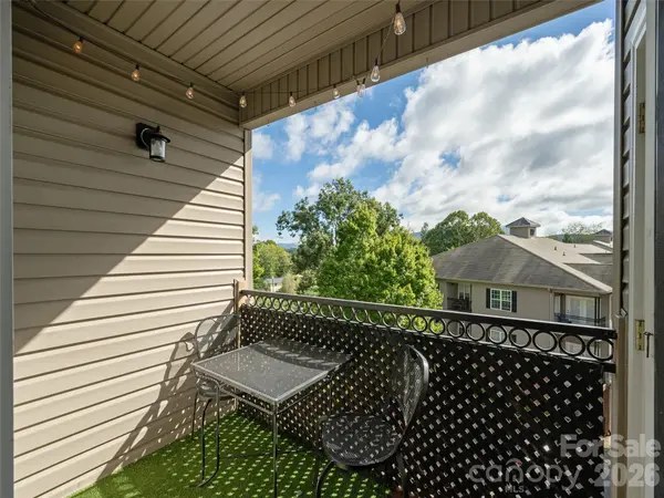 437 Appeldoorn CIR, Asheville, NC 28803