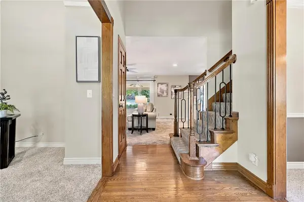1237 E Meadow LN, Olathe, KS 66062