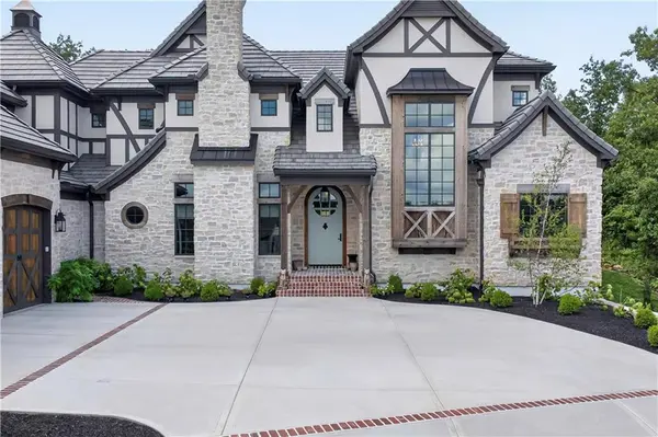 16414 Turnberry ST, Loch Lloyd, MO 64012
