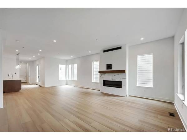 745 Carabiner, Erie, CO 80516