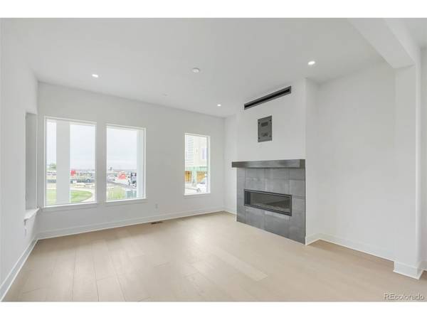 739 Carabiner, Erie, CO 80516