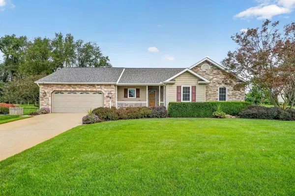 25875 Fox Tail TRL, South Bend, IN 46628